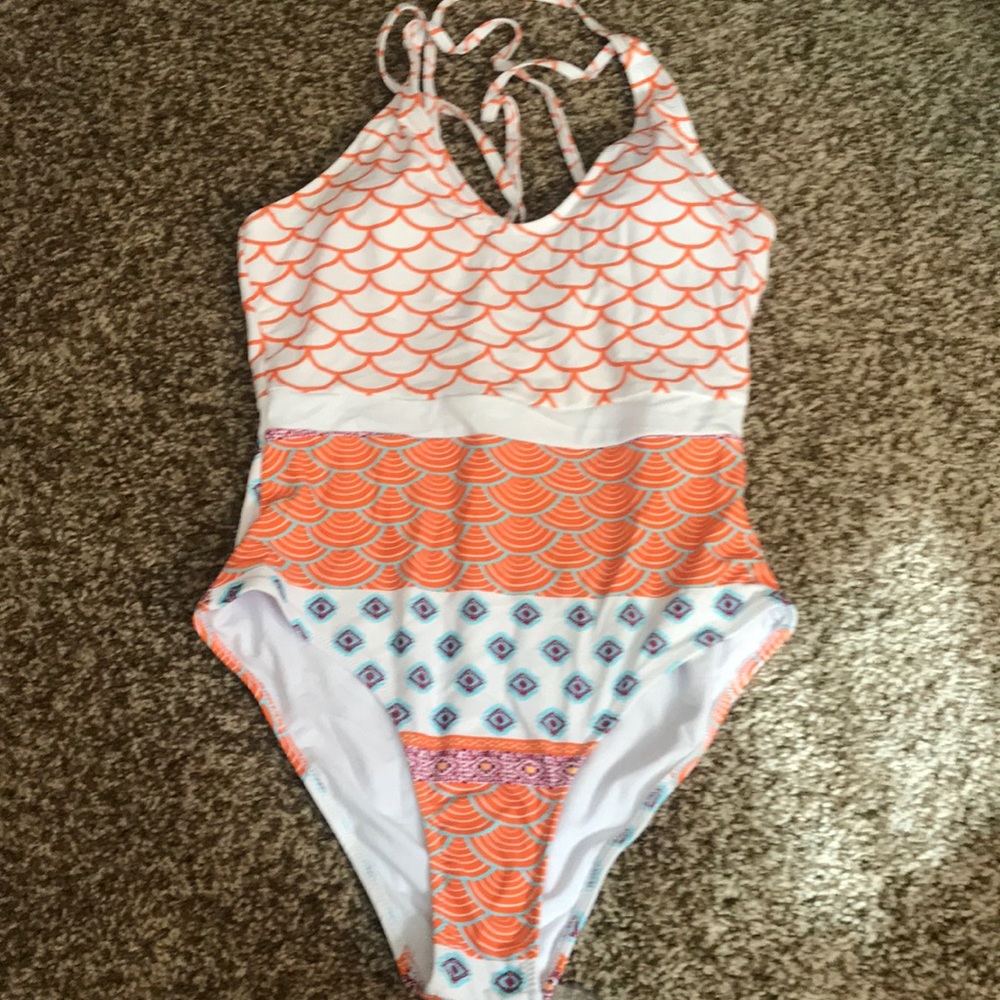 Cute Cupshe one piece swim. NWT!!👏🏻👏🏻
